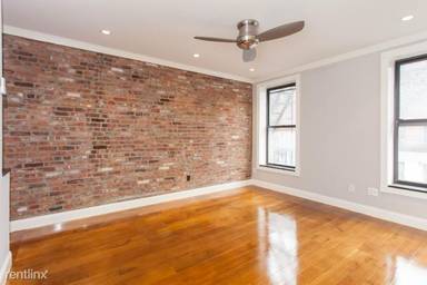 Main picture of 150 E 18th St Apartments