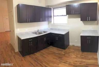 Main picture of 5007 W Augusta Blvd