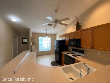 Main picture of Pine Haven Condominiums