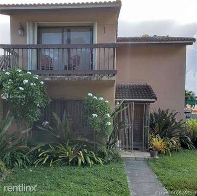 Main picture of 1440 SW 118th Ave