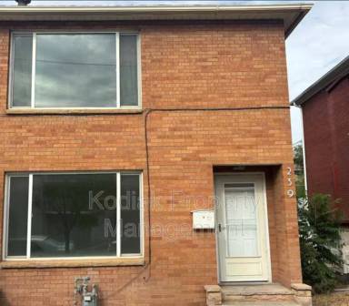 Main picture of 239 N Center St