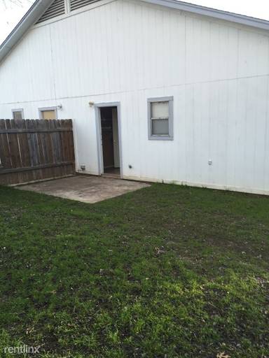 Main picture of 2124 Redwing Way