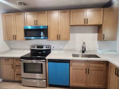 Main picture of 650 E 3rd Ave