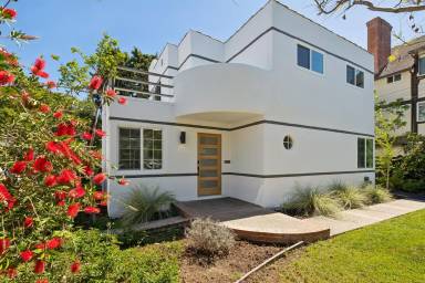 Main picture of 560 Everett Ave