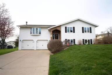 Main picture of 2385 Wintergreen Dr