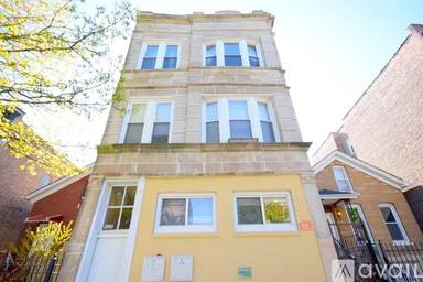 Main picture of 1328 N Campbell Ave