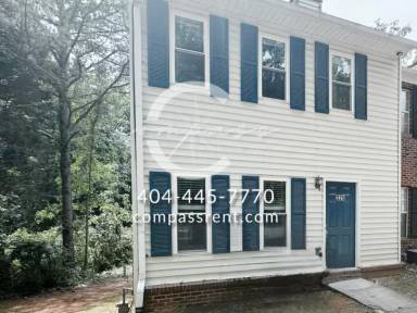 Main picture of 325 Hamilton Ct