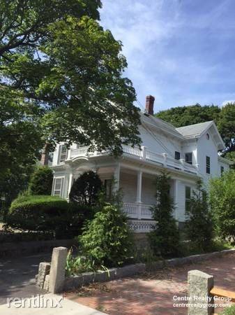 Main picture of 20 Center St