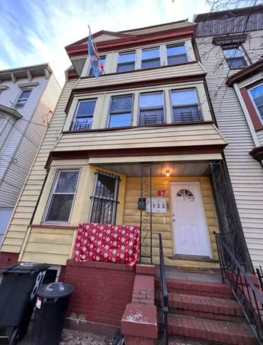 Main picture of 87 Clifton Ave