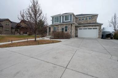 Main picture of 1867 S Prairie Pond Rd