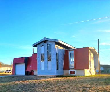 Main picture of 807 W Summey St