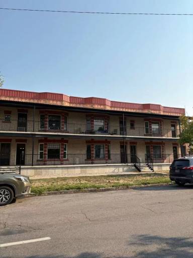 Main picture of 104 Jefferson St