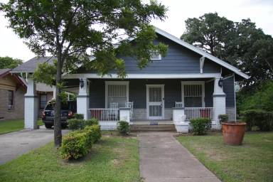 Main picture of 2502 Park Row Ave