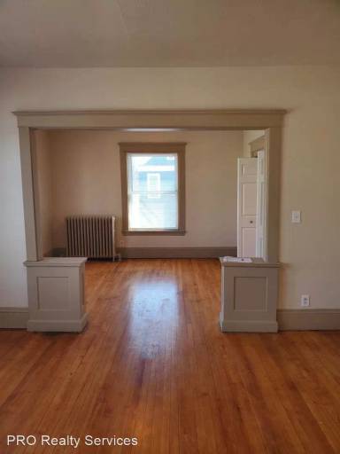 Main picture of 1432 Washington St NE