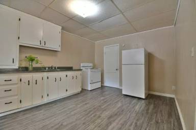 Main picture of 808 W Cypress Ave