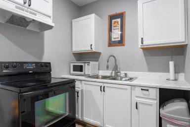 Main picture of 114 Lyndhurst Dr