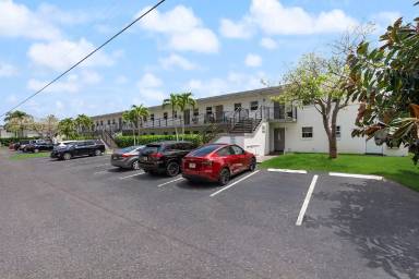 Main picture of 550 NE 20th St
