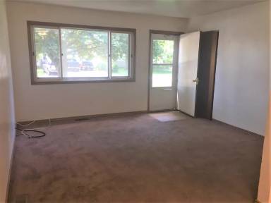 Main picture of 903 E 5th St