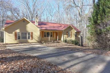 Main picture of 170 Vineyards Dr