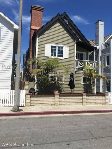 Main picture of 121 36th St