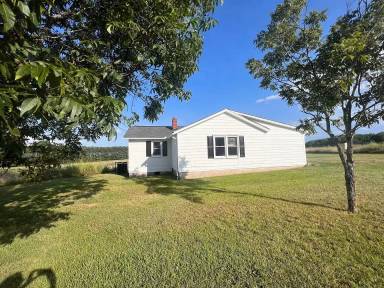 Main picture of 660 Garrison Rd
