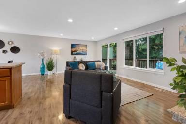 Main picture of 30331 9th Ave S
