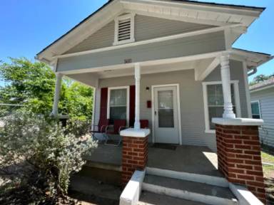 Main picture of 1410 N Commerce St