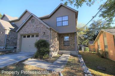 Main picture of 19 Moss Rock Dr