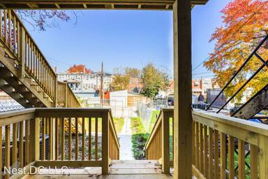 Main picture of 1336 Levis St NE