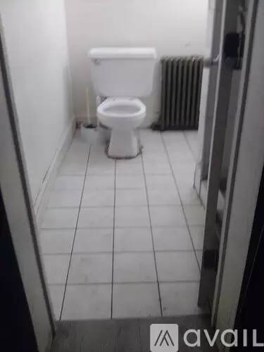 Main picture of 325 Pershing Ave