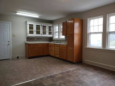 Main picture of 127 W Catawissa St - 10