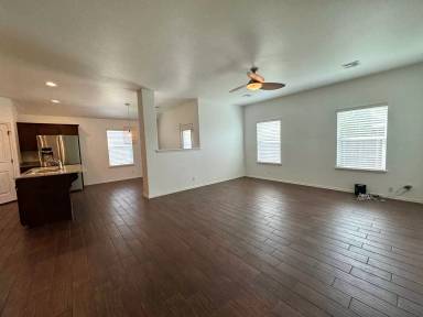 Main picture of 10412 S Nathan St