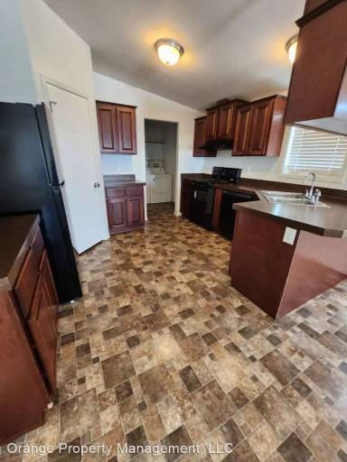 Main picture of 5637 Border Ave