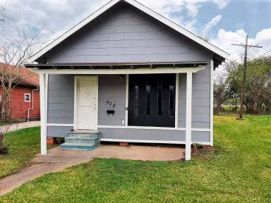 Main picture of 932 Dallas Ave