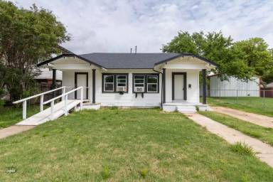 Main picture of 1824 Collins Ave