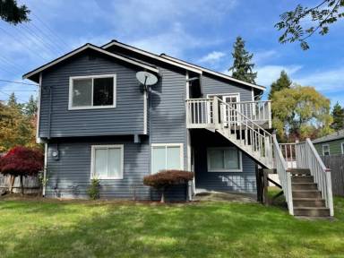 Main picture of 801 NE 125th St