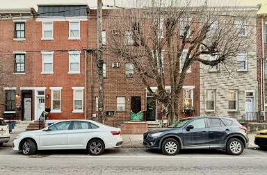 Main picture of 2528 Christian St