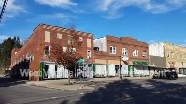 Main picture of 200 W Main St
