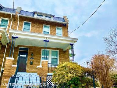 Main picture of 4528 4th St NW