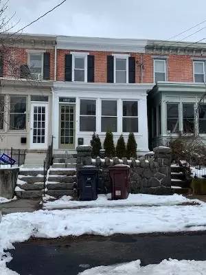 Main picture of 1823 N Lincoln St