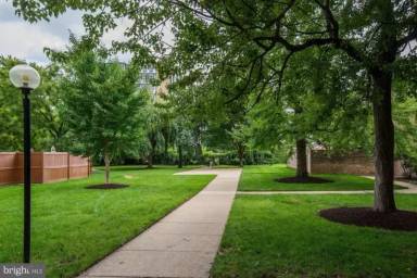Main picture of Carrollsburg Condominium