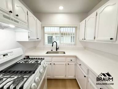 Main picture of 4636 Laurel Canyon Blvd