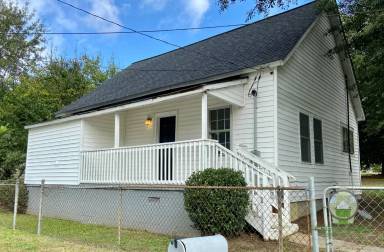 Main picture of 208 Delano Ave