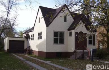 Main picture of 1319 Bixby Ave NE