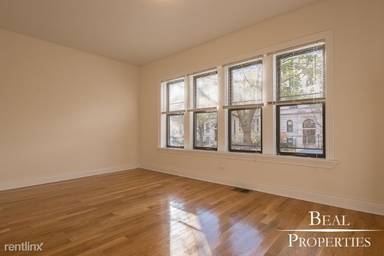 Main picture of 3823 N Fremont St