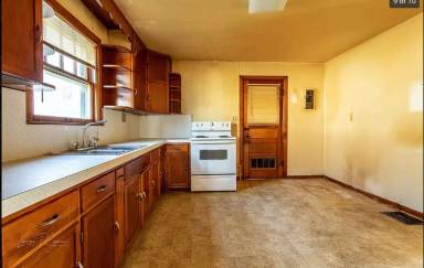 Main picture of 1916 1/2 S Delawanda Ave