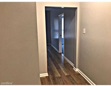 Main picture of 7436 S Kingston Ave