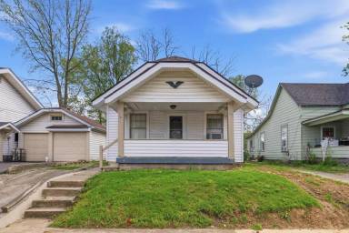Main picture of 1011 W 7th St