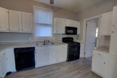 Main picture of 2230 Redwood Ave