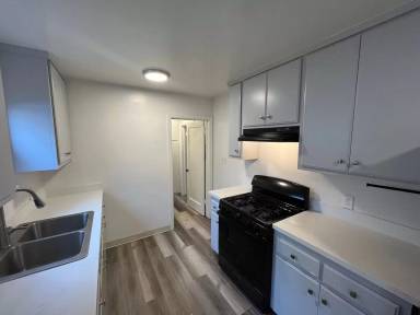 Main picture of 408 W El Camino St